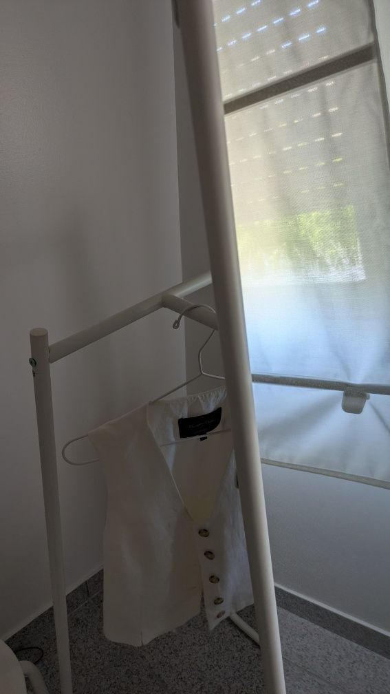 Espelho de pé branco 48x160 cm – com varão e ganchos, ideal para quart