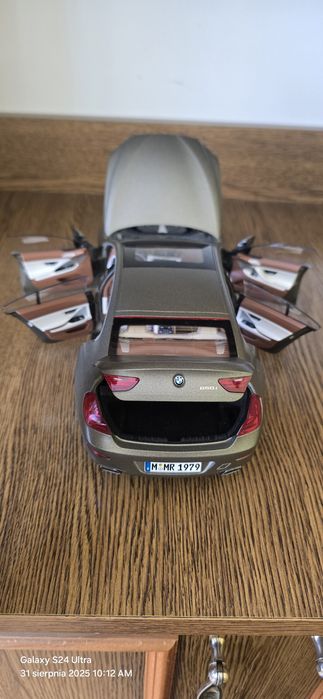 Bmw 650i F06 Grand Coupe 1:18 firmy Paragon Full Open