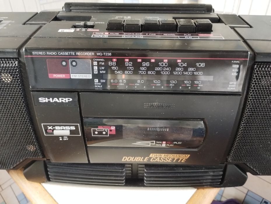 Продам магнитолу SHARP WQ-T238H