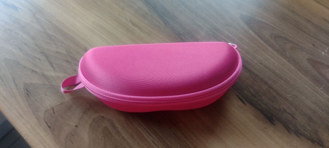 Etui na okulary na suwak