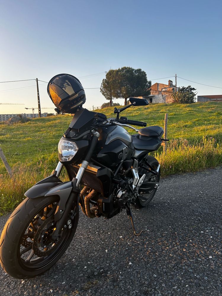 Yamaha MT-07 com Escape Akrapovič