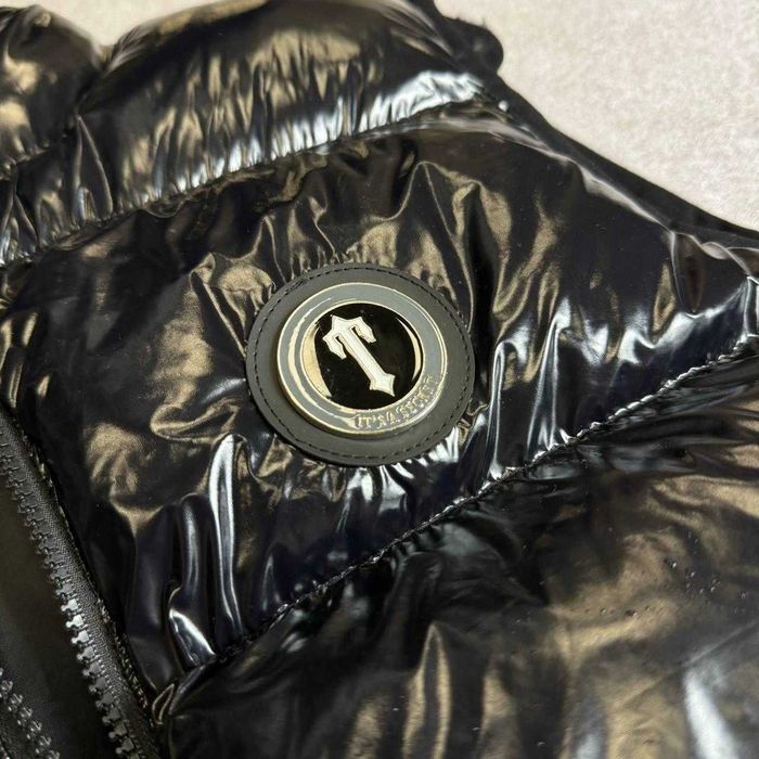 Супер тренд! Глянцева жилетка Trapstar, є розміри. Топ якість. Є опт !