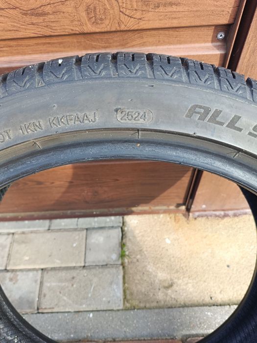 Opony  wielosezonowe 215/40/17