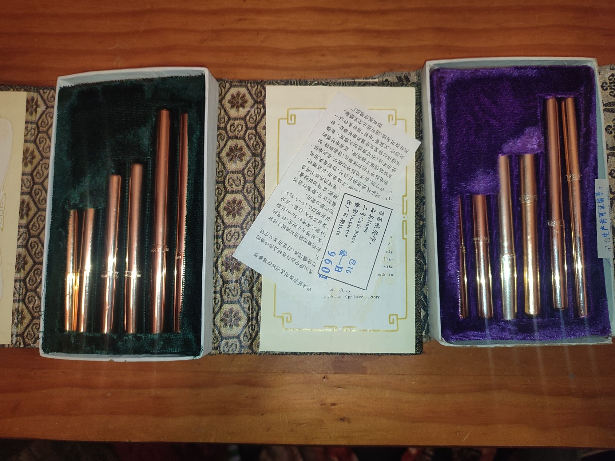 Conjunto de duas caixas com agulhas de Acupuntura