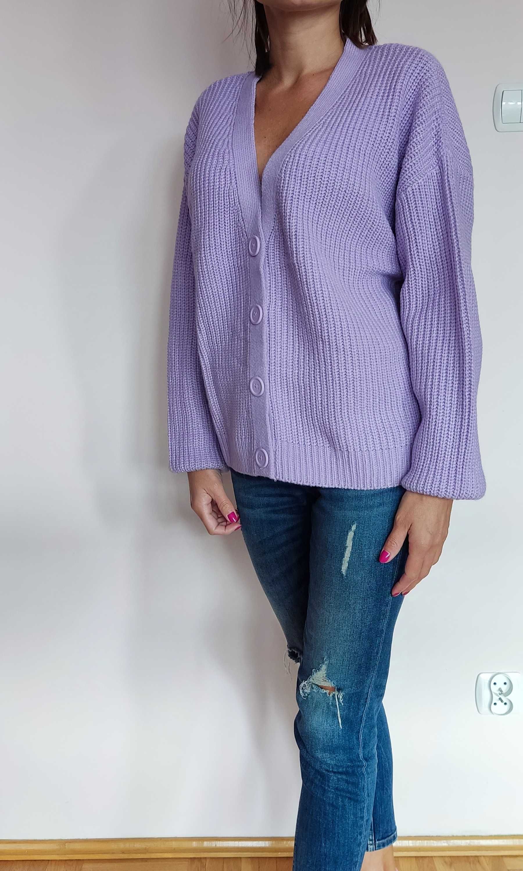 Nowy sweter zapinany na guziki w kolorze liliowym, rozmiar L