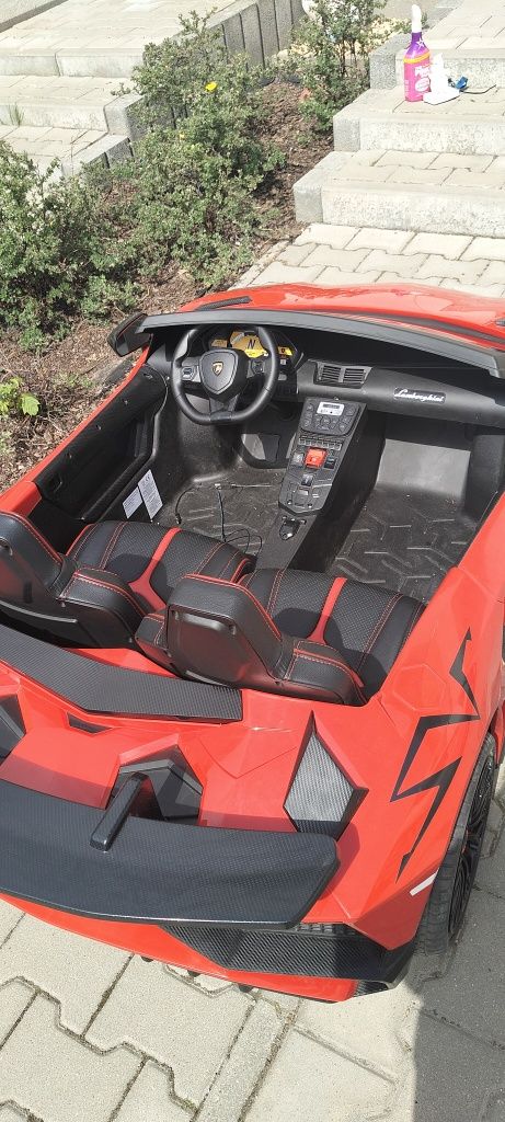 Auto na akumulator Lamborghini Aventador SV 2-osob, max 100 kg