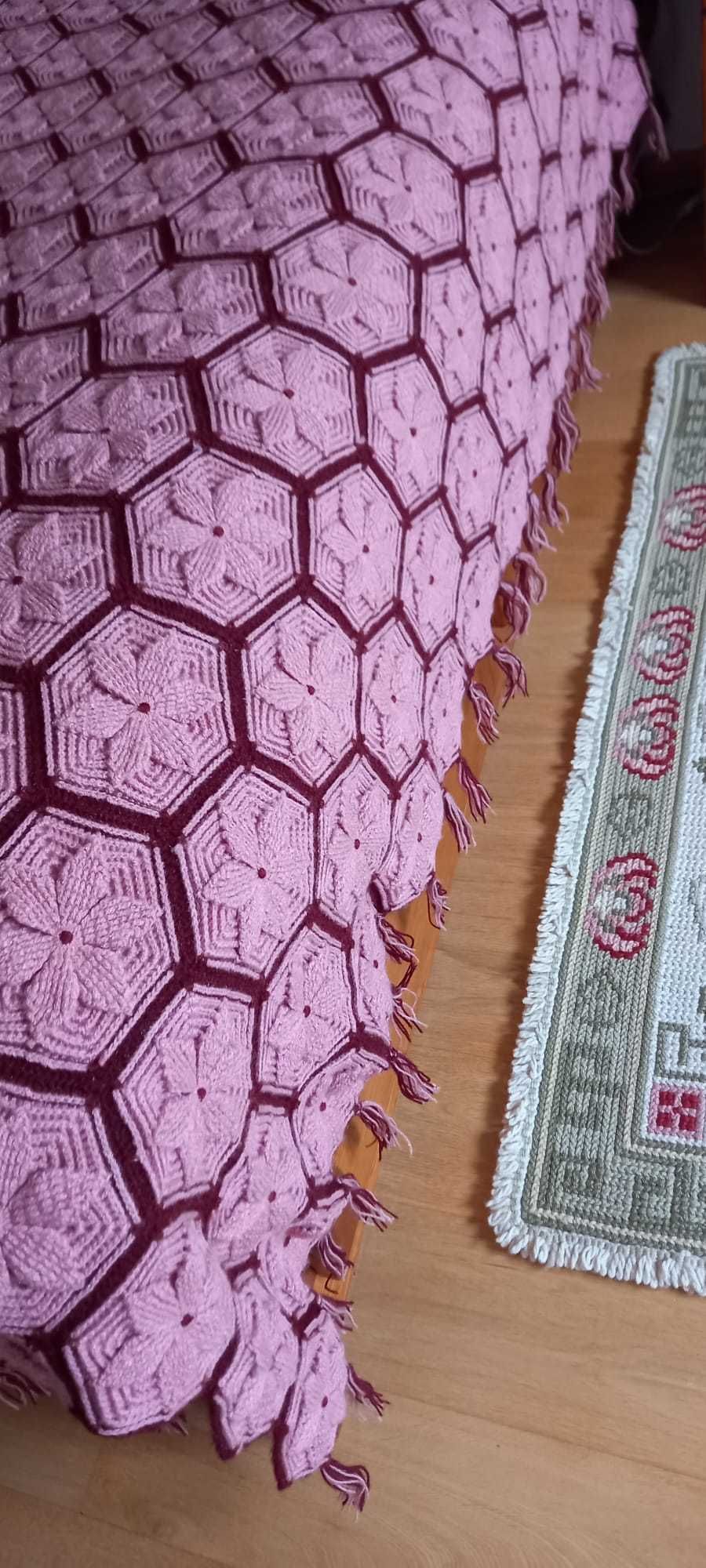 Colcha de lã feita à mão