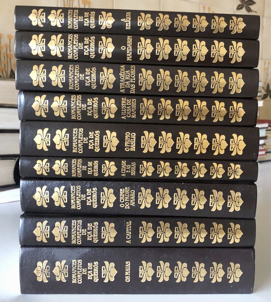 Coleção de 9 volumes de Eça de Queirós