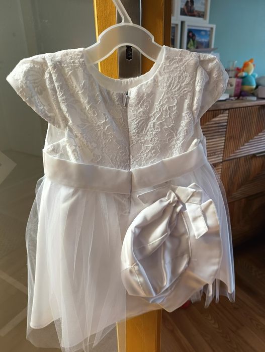 Biała sukienka na chrzciny r. 68