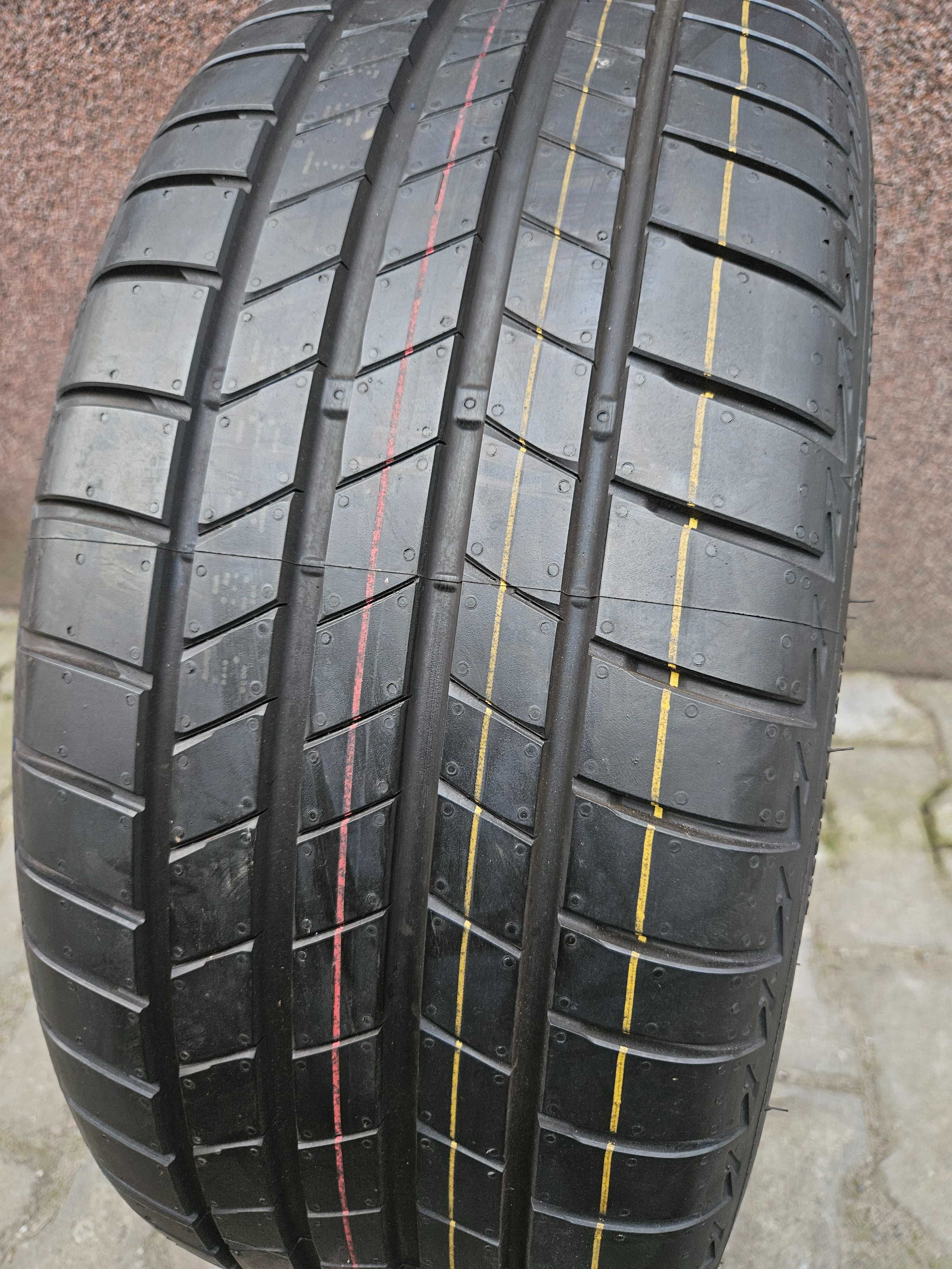 225/40R19 bridgestone turanza T005