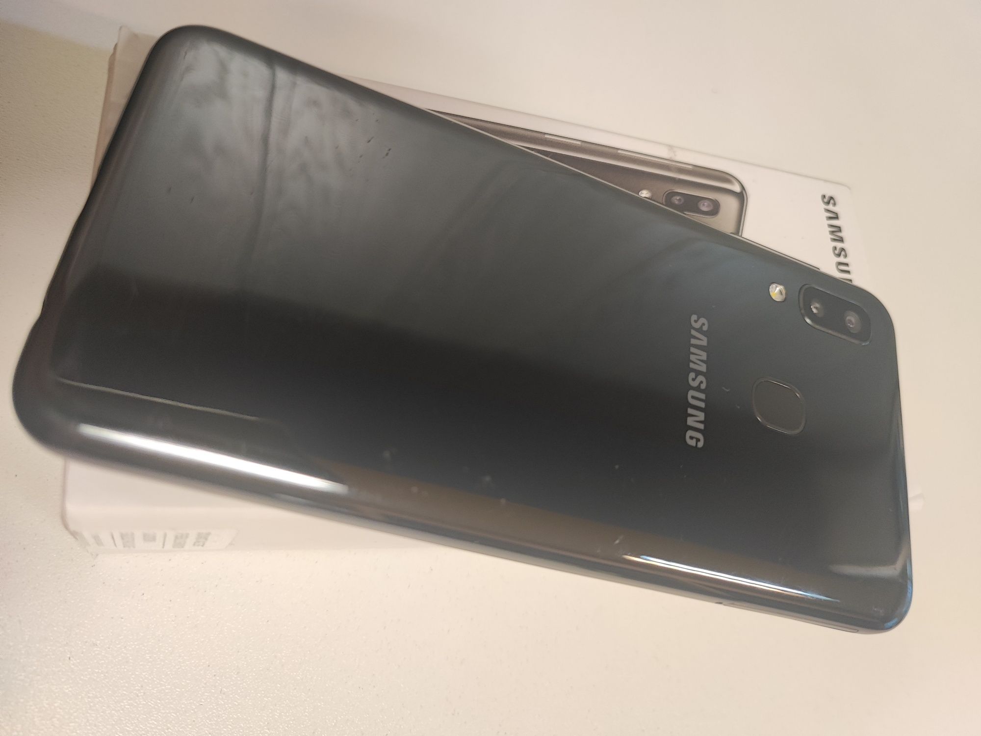 Samsung Galaxy A20e,idealny stan,komplet