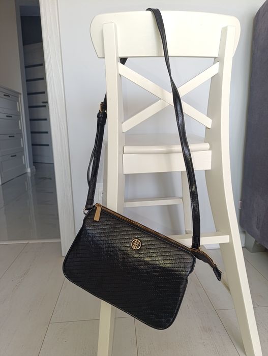 Torebka mohito czarna logo logowana czerń listonoszka cross body