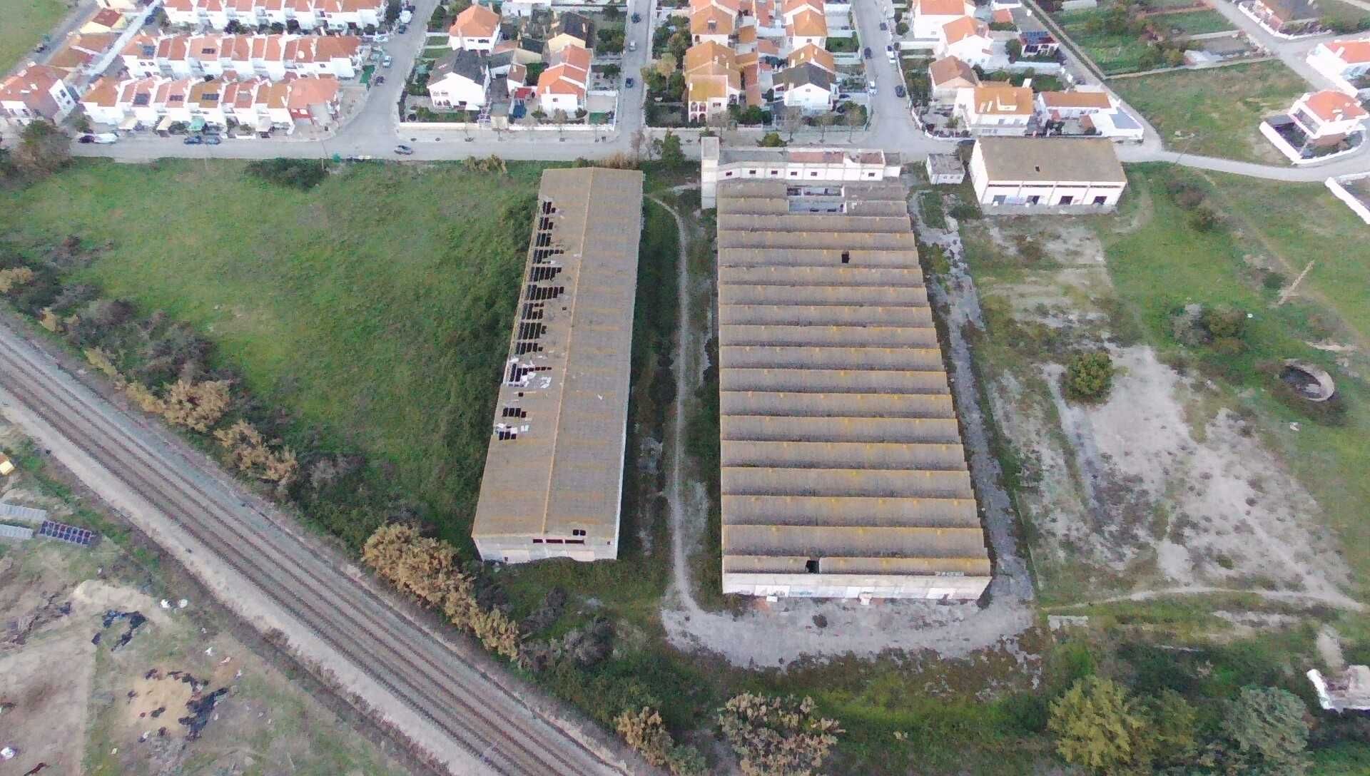 Terreno urbano (30648m2) c/ 3 Edifícios