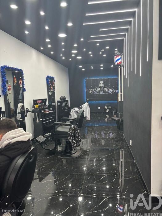 Loja / Estabelecimento Comercial em Águas Santas de 53,00 m2