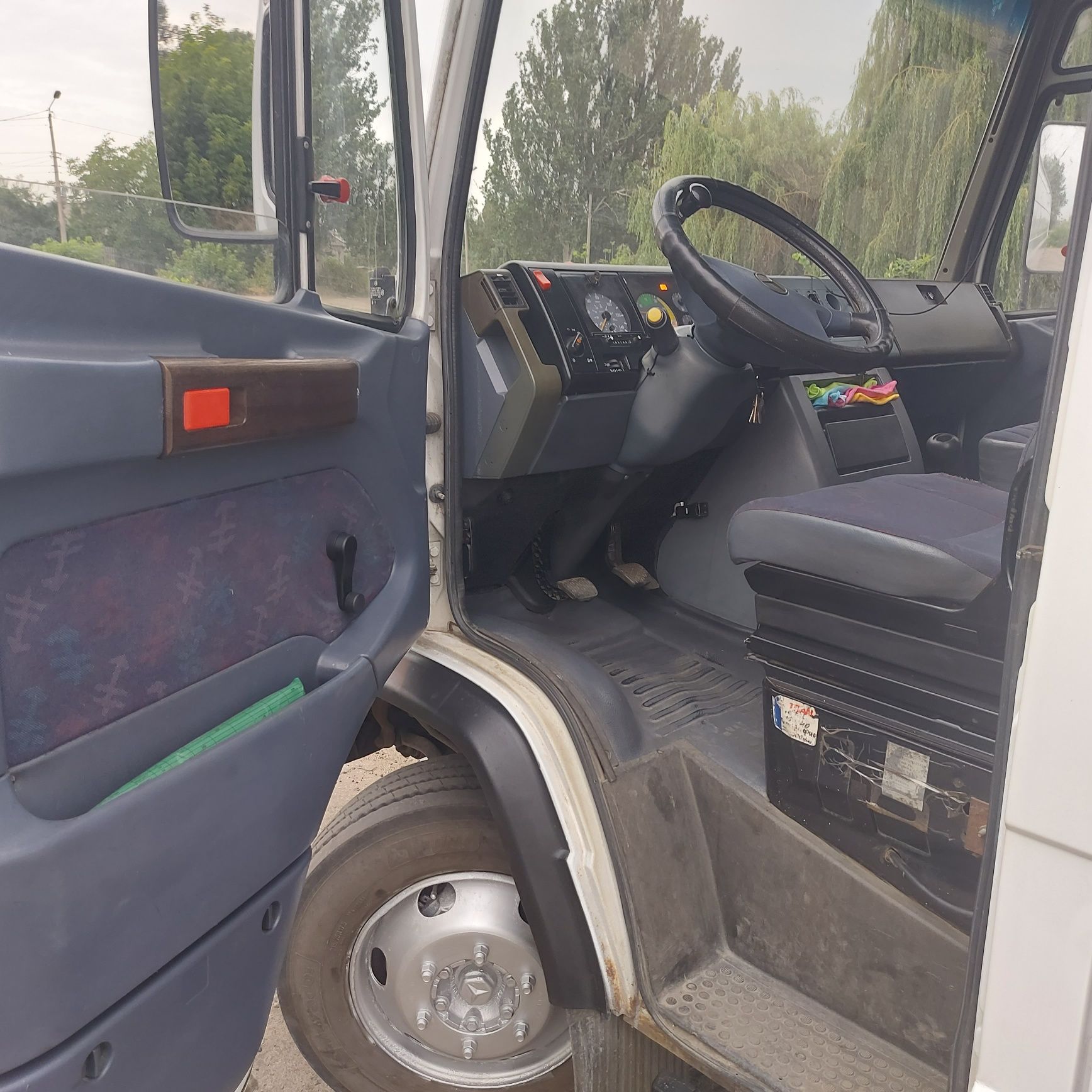 Продам Мерседес Варіо 814D