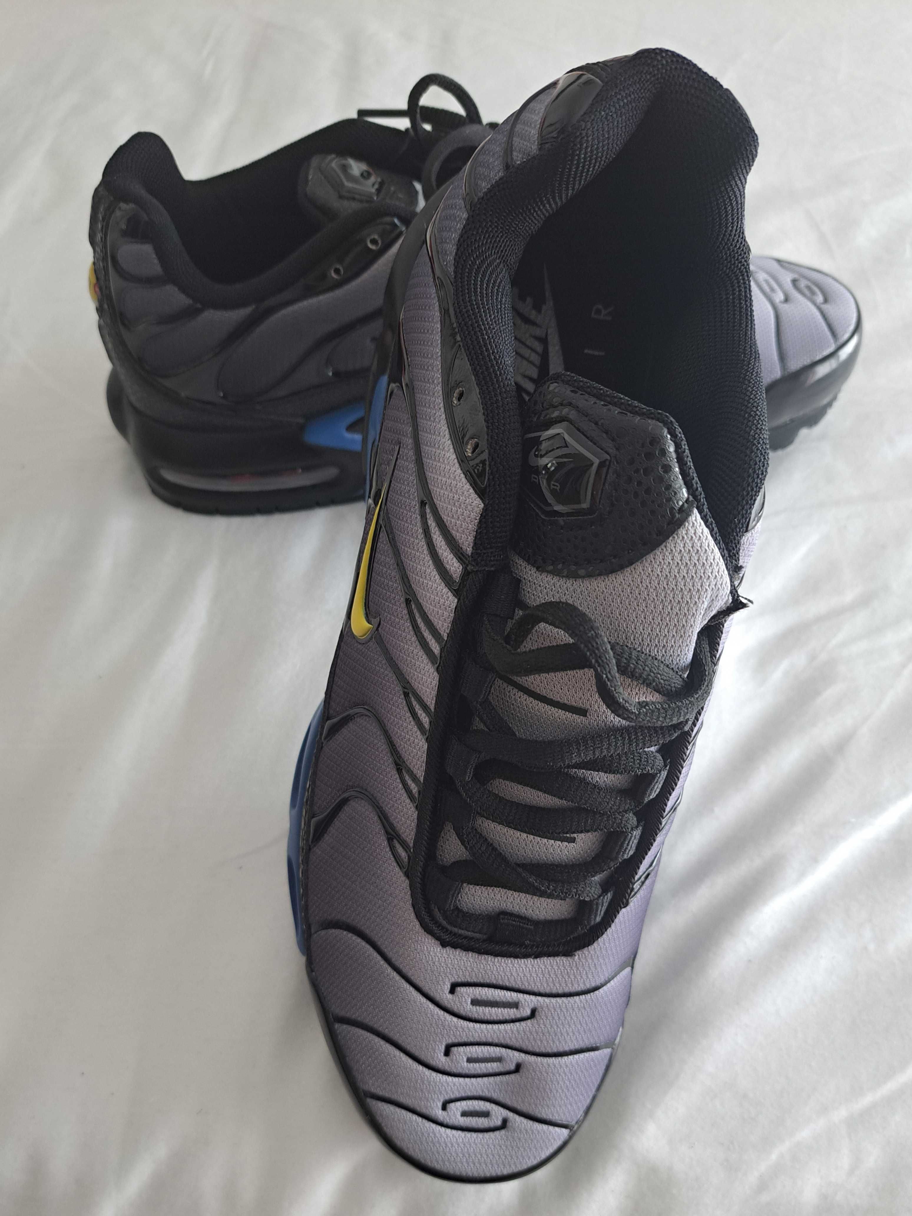 Ténis Nike Air Max Plus  - Tamanho 42 - Novos!