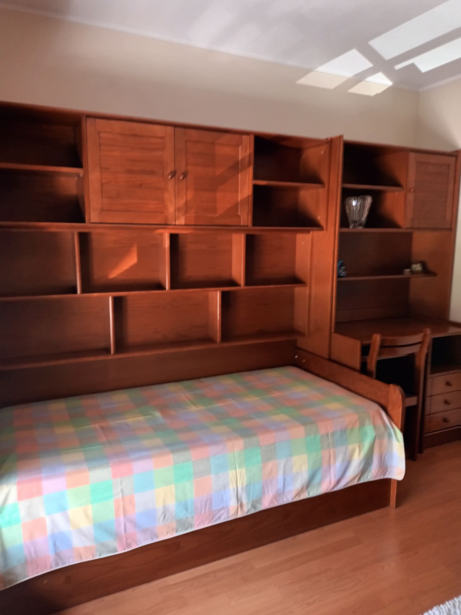 Alugo quarto  particular