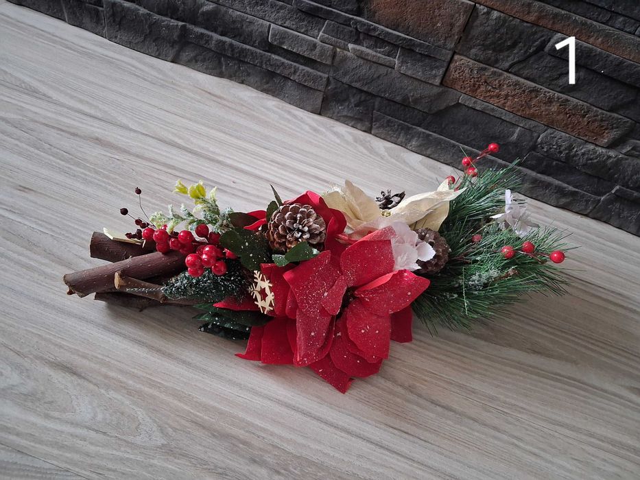 Stroik świąteczny bożonarodzeniowy na stół  cmentarz na pniu