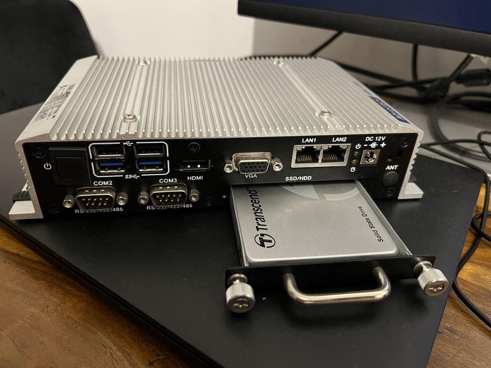 Komputer pasywny ADVANTECH ARK-1550 intel core i5 4GB Ram 256GB SSD