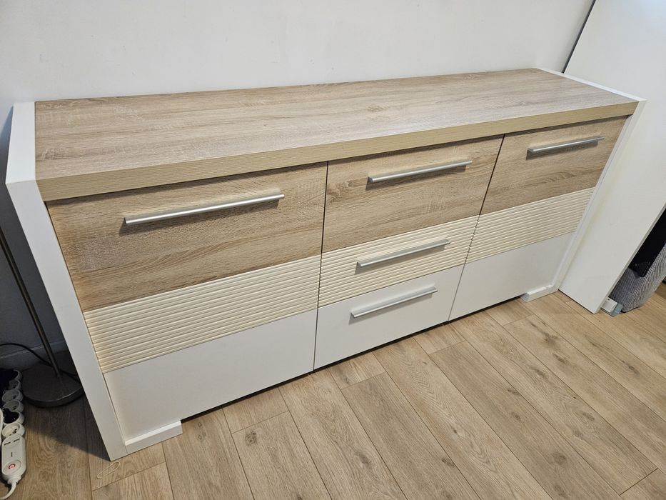 Komoda szafka trójdzielna 2 x front otwierany, 3 pojemne szuflady