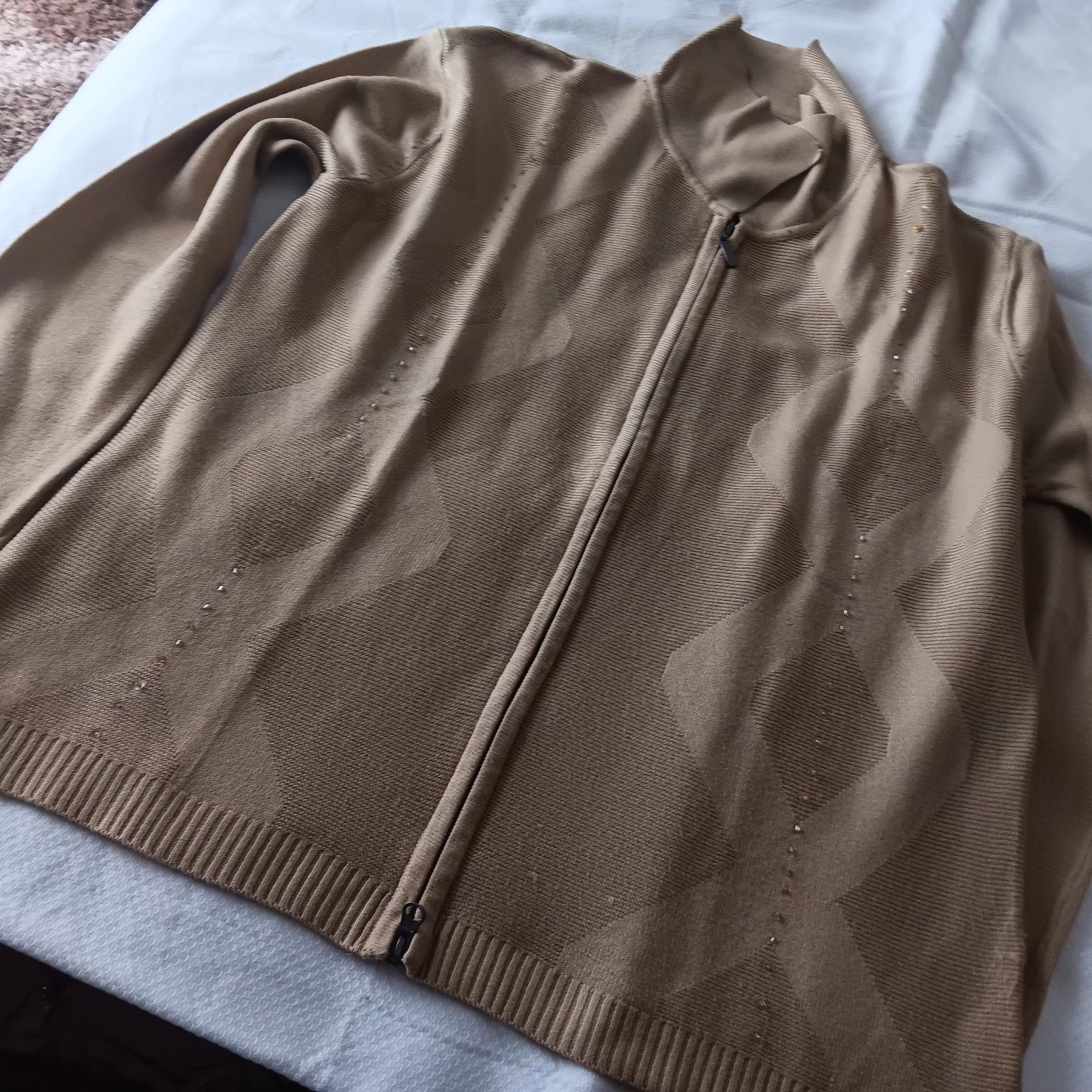 Vendo diversas camisolas e casacos para senhora