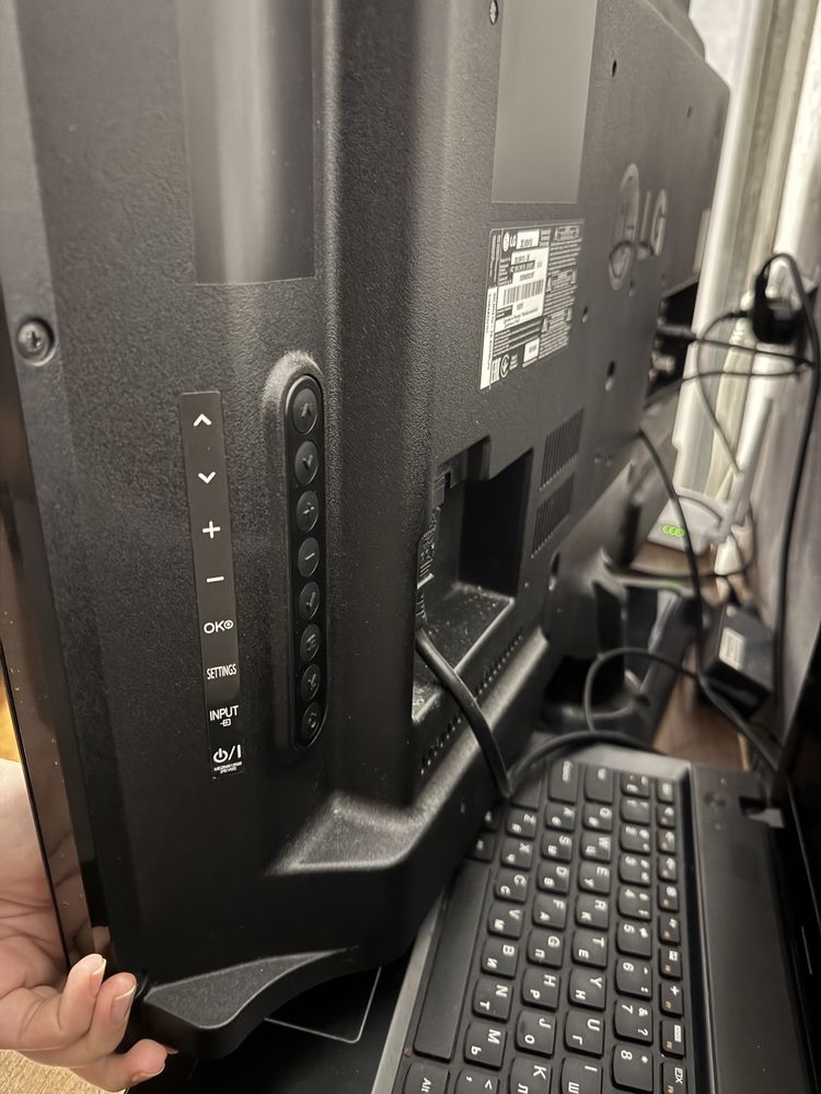 LG 32LN541U (б/в)