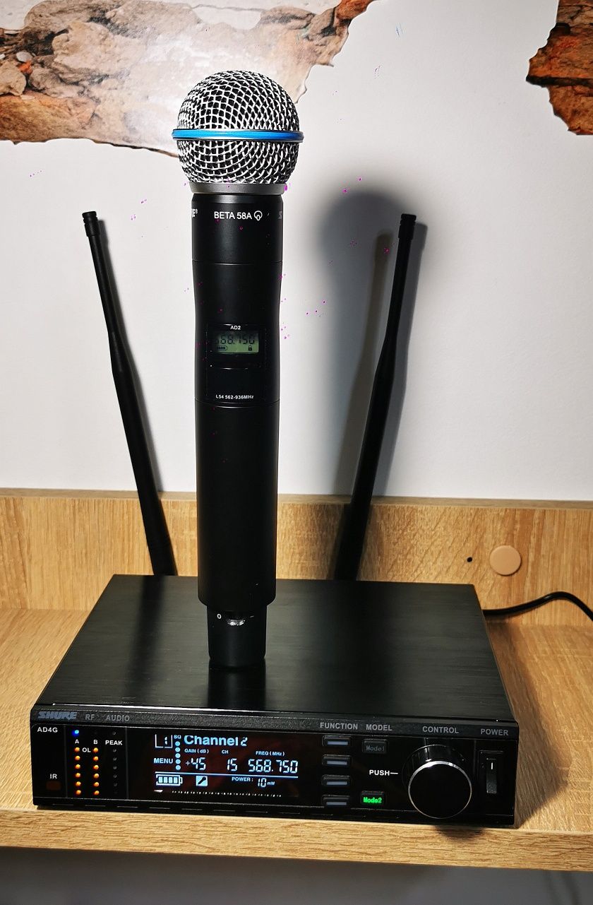 Zawodowy mikrofon bezprzewodowy Shure Beta58 + stacja AD4G