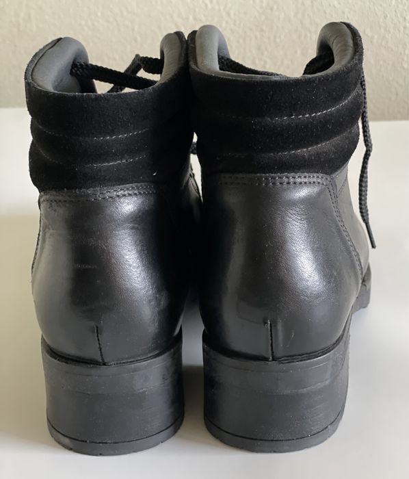 Bota de sra em pele preta