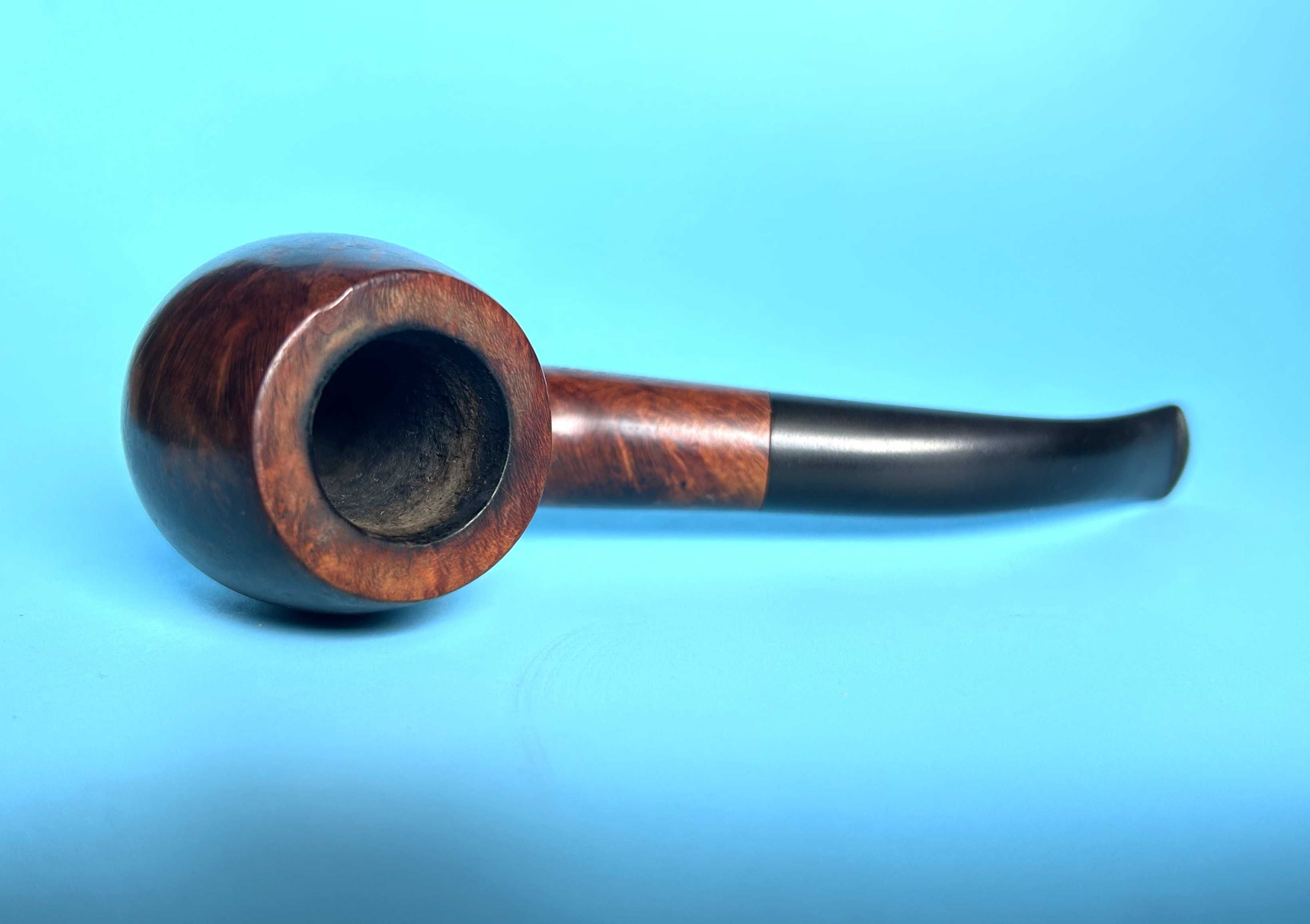 Fajka, do palenia tytoniu:  „Made In London England”