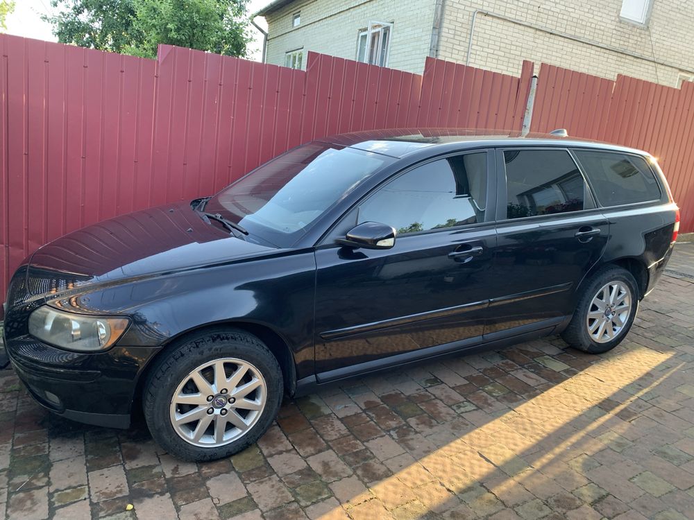 Volvo V50 автомобіль
