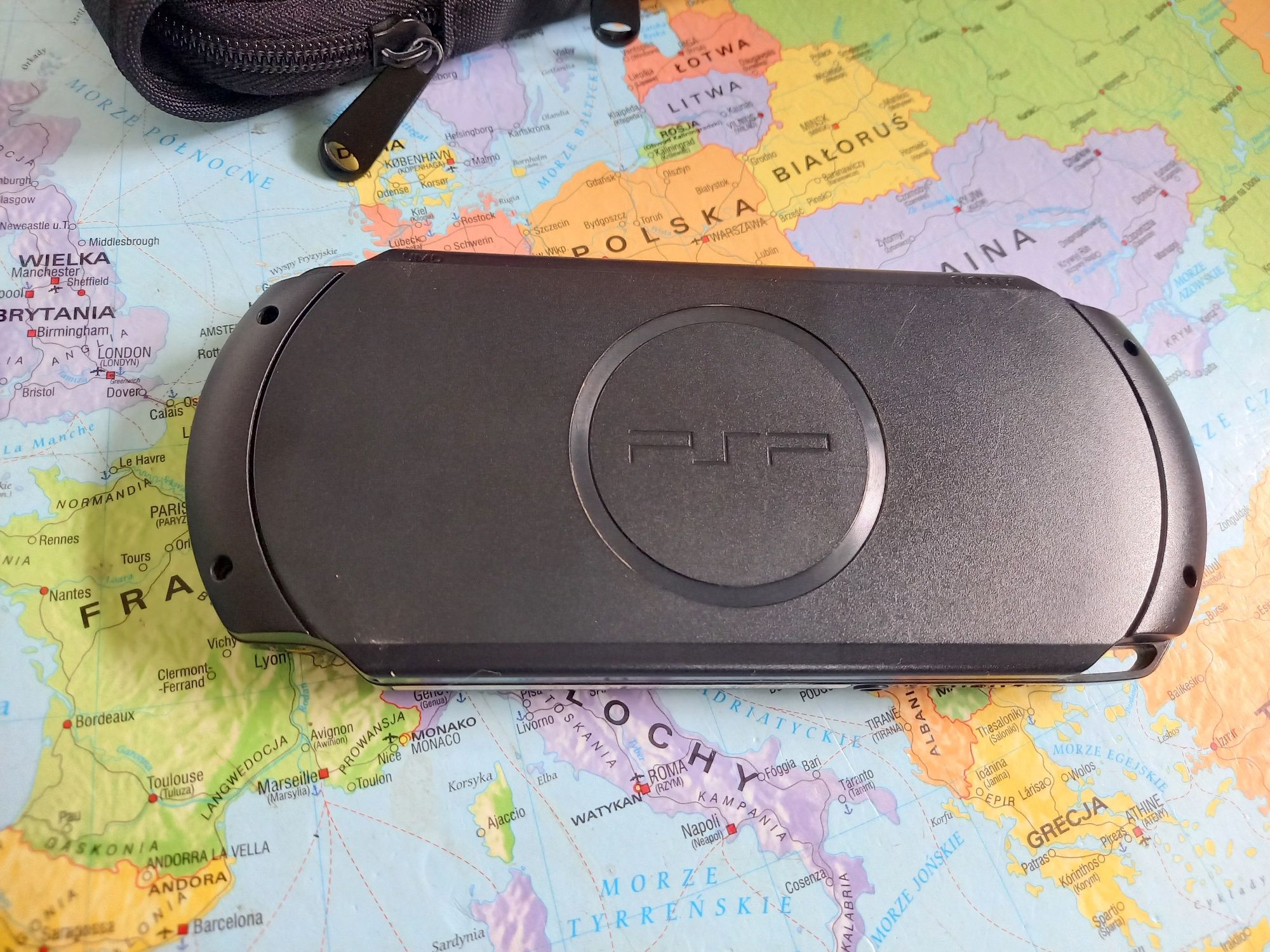 Konsola Sony psp Street E 1004 cb 4gb 19 gier