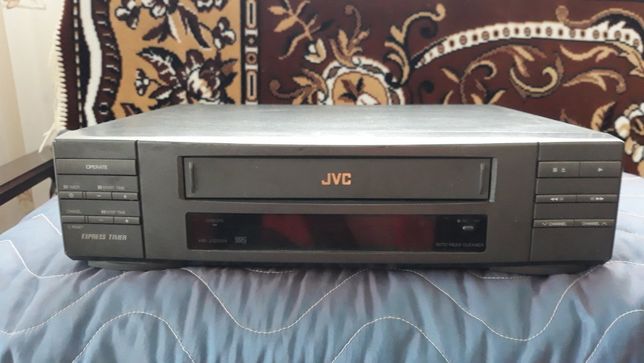 видеомагнитофон JVC HR J1200A