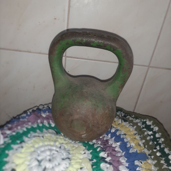 Гиря алюминиевая 16 кг. и гиря 8  кг. длинная ручка