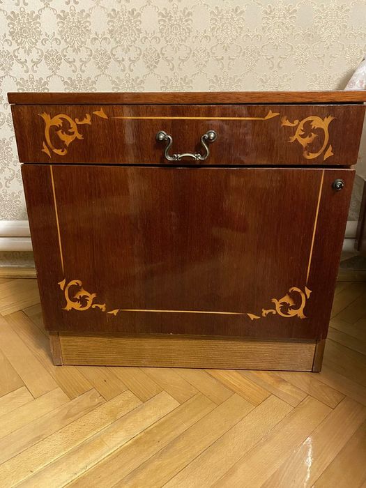 Тумбочка, комод,