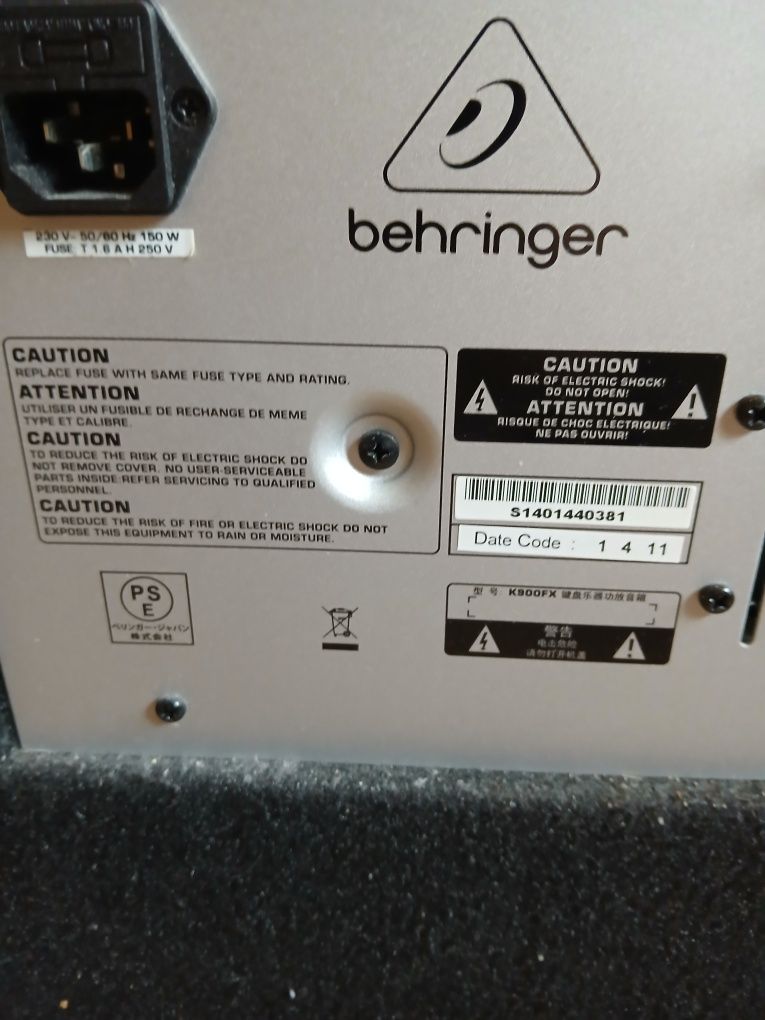 Wzmacniacz. Behringer K900FX