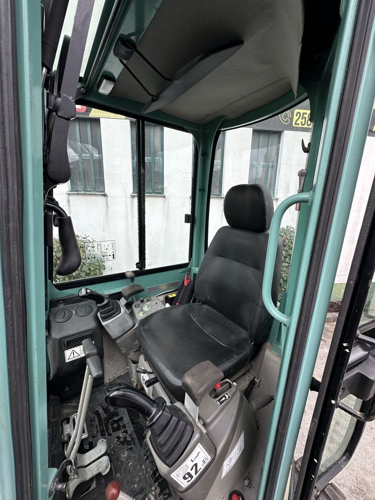 Mini-giratória YANMAR VIO 20