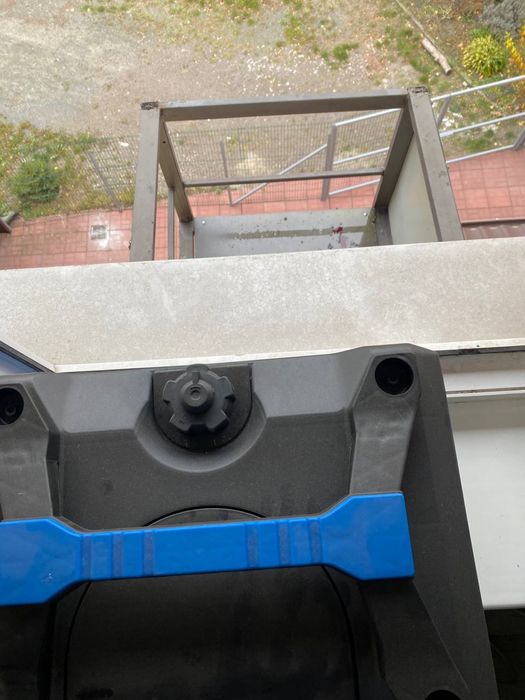 Навісна конструкція для генератора