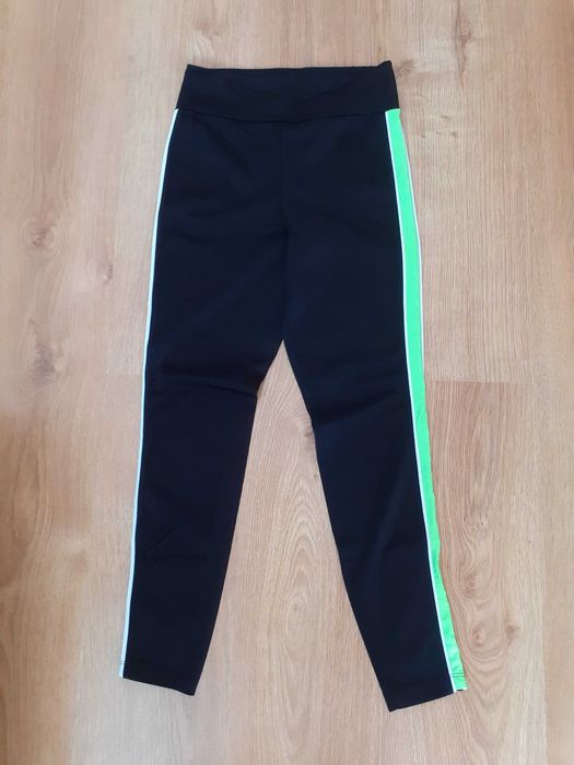 Calzedonia - czarne błyszczące sportowe legginsy r.M-L jak NOWE