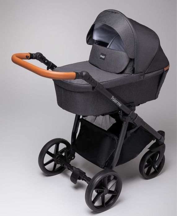 Коляска в гарном стане