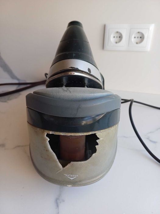 Ferro de engomar caldeira Clatronic 2400W