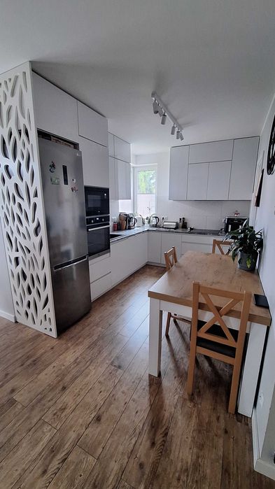 Dom w zabudowie szeregowej z działką narożną