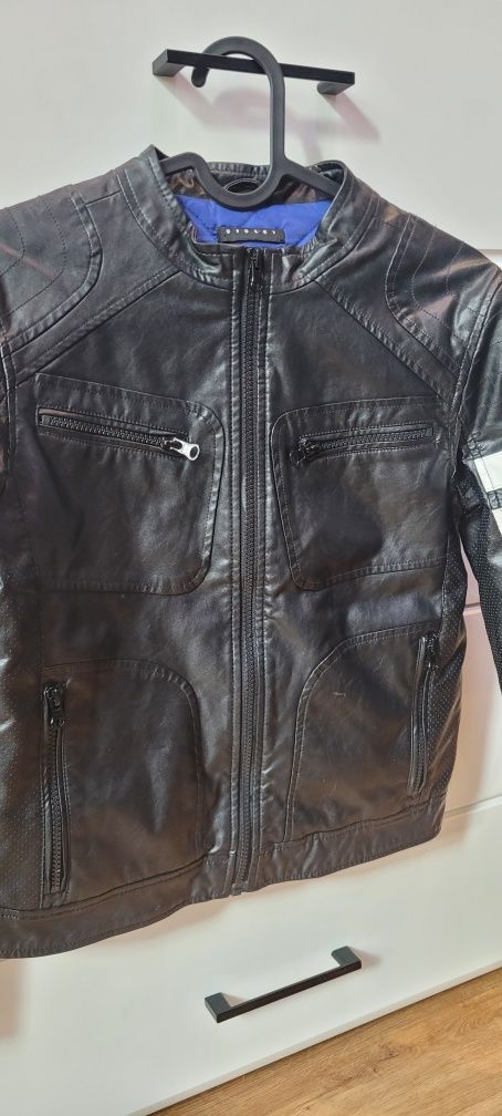 Kurtka przejściowa firmy Sisley Czarny Slim Fit 10/11 lat 150 cm