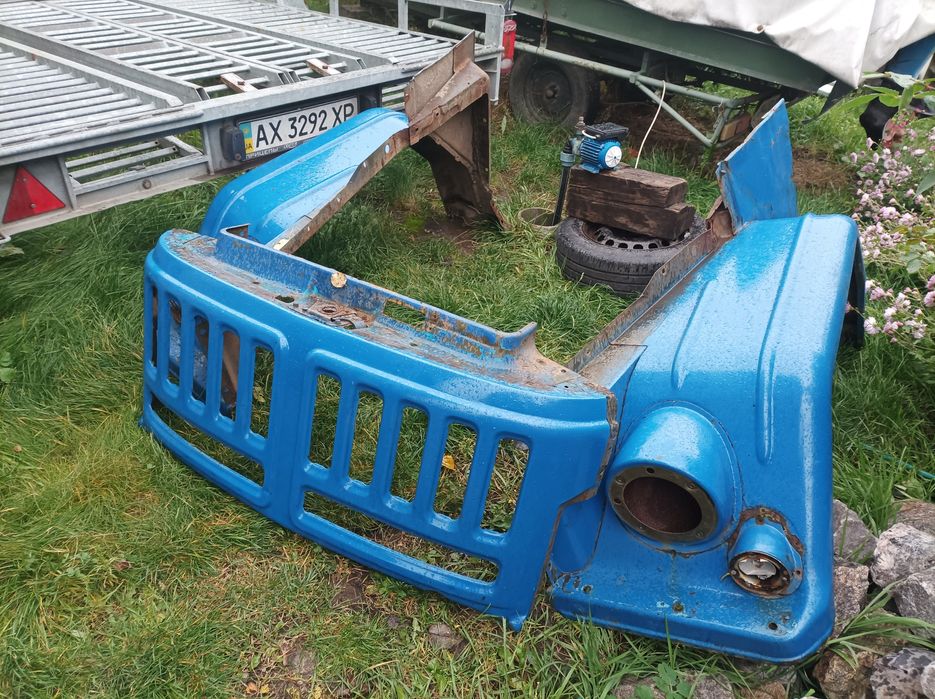 Продам крылья морду капот зил 131