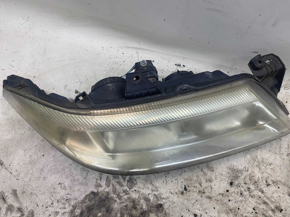 Renault Laguna II 2 Lampa Prawy Przód Prawa Przednia
