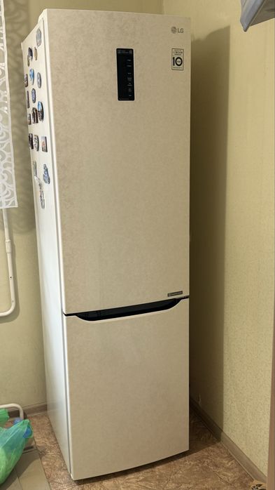 Продам холодильник та пральну машину