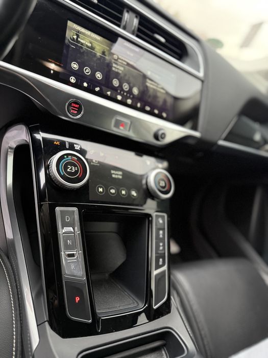 Jaguar I pace ягуар