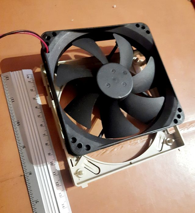 Крепление фиксатор для кулера вентилятора 120мм моддинг