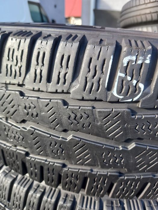 Opony używane 215/65/16c michelin 2x6 mm 2023