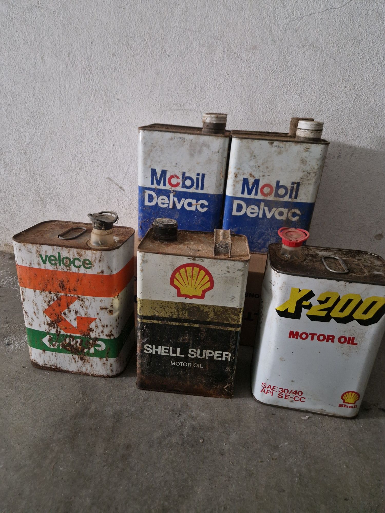 Lata oleo Mobil vintage