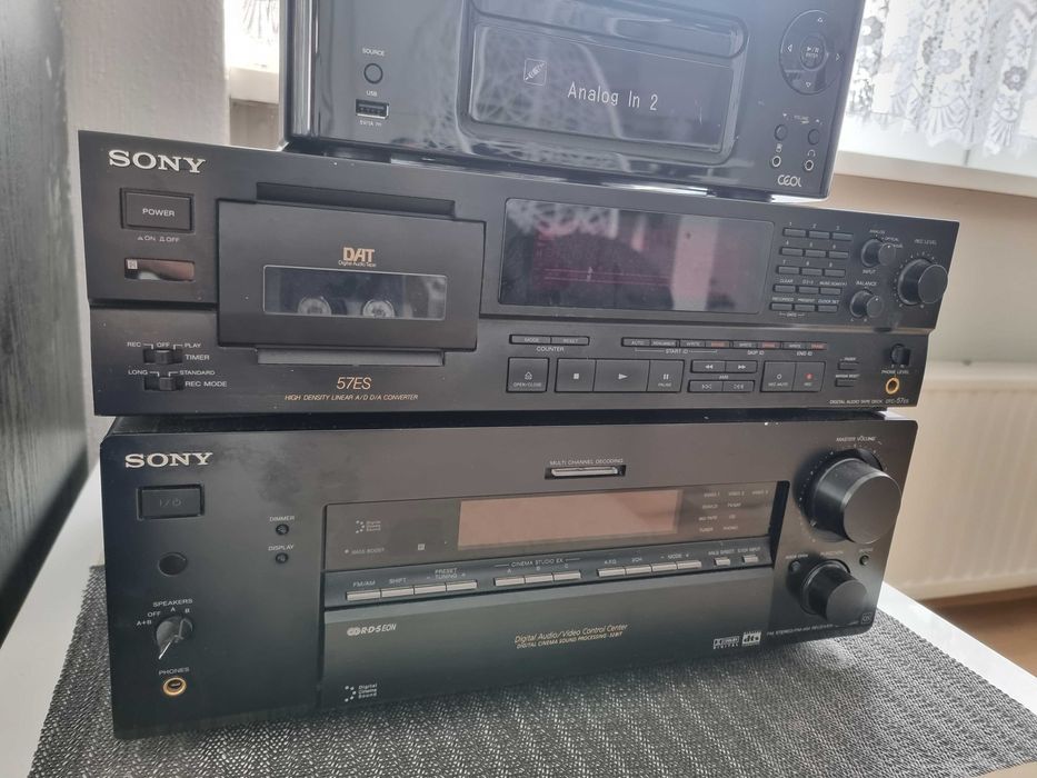 Magnetofon Deck Sony DTC 57 ES